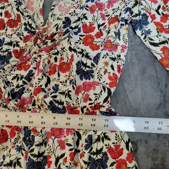 American Eagle Romper bell sleeve size medium - Picture 7 of 13